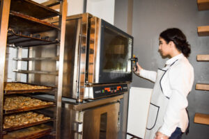 技能ビザの人材を雇用するには？条件や注意すべきポイントを徹底解説