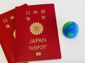 就労ビザの更新は企業が手続きしてもいい？申請期間や必要な書類を解説