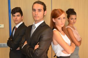 特定技能ビザから就労ビザへ変更するには?違いや条件と合わせて解説