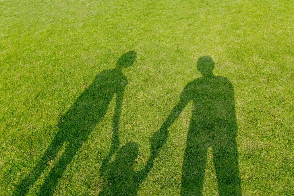 日本人と結婚した外国人は配偶者ビザで自分の子供を呼べるのか