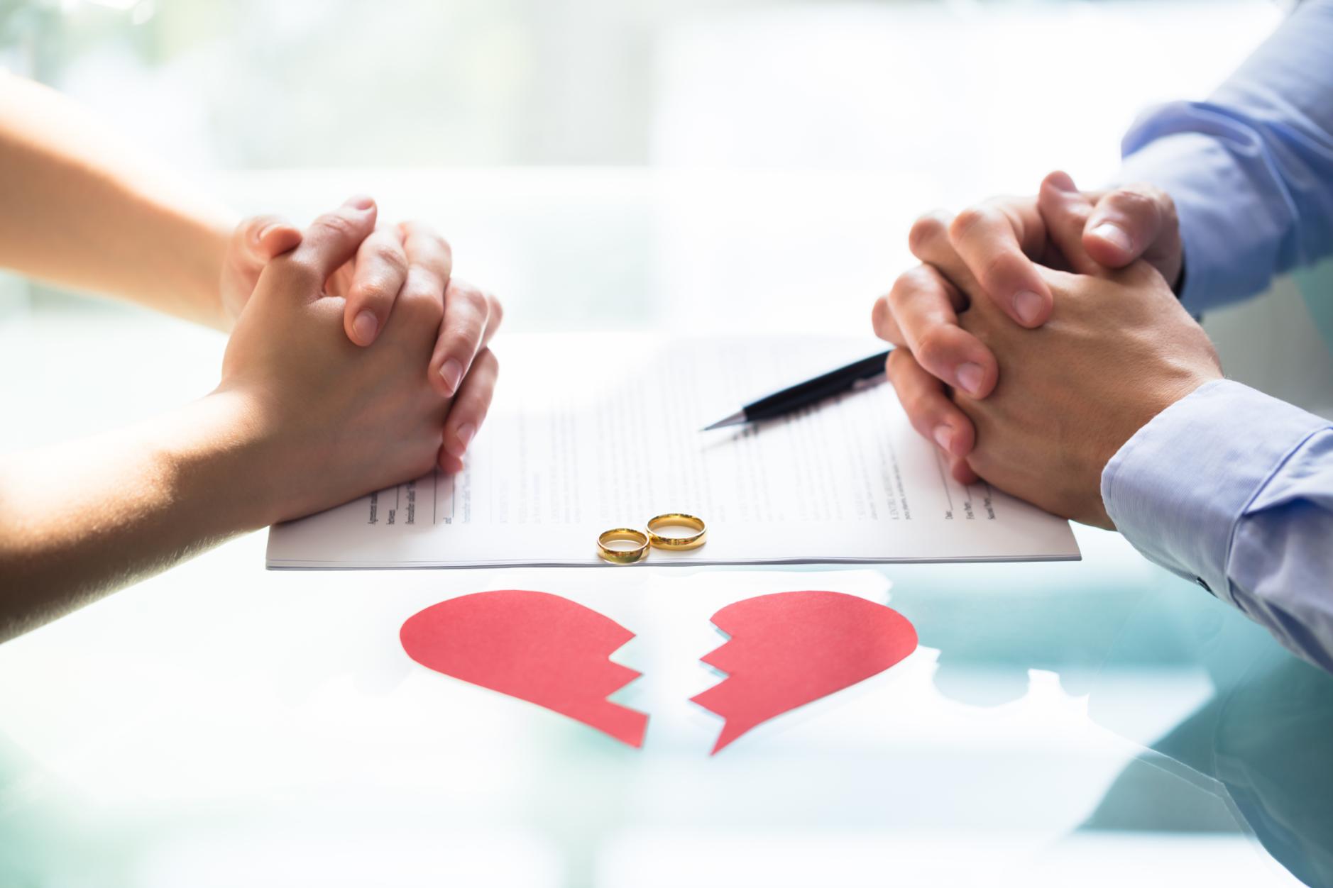 離婚したら配偶者ビザはどうする？定住者ビザとあわせて解説